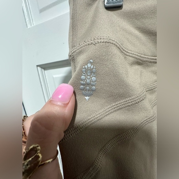 Free People Activewear Biker Shorts Size Small EUC - Picture 4 of 5